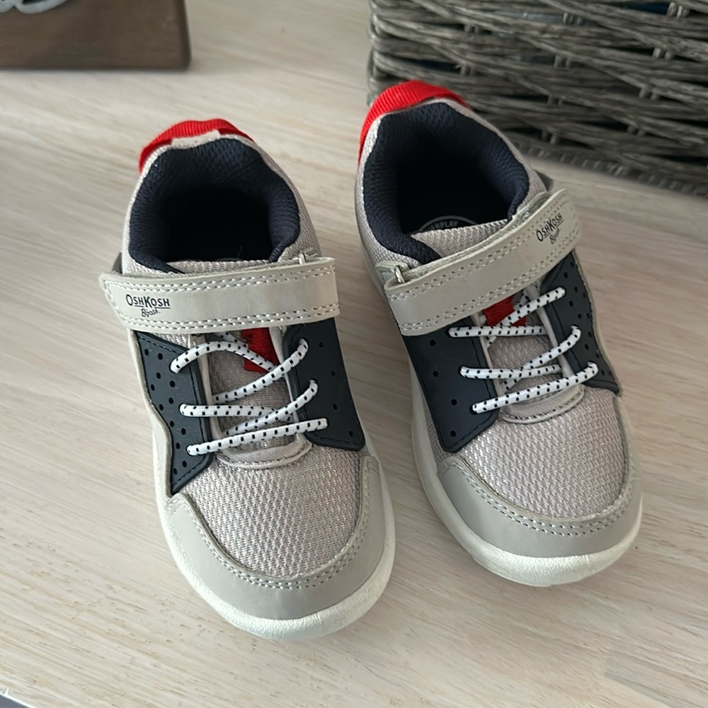 OshKosh B'Gosh Toddler Boy's Jago Sneaker 7T
